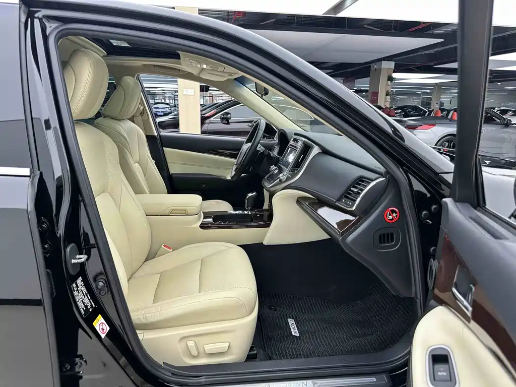 Toyota Crown 2018 2.0T Fashion