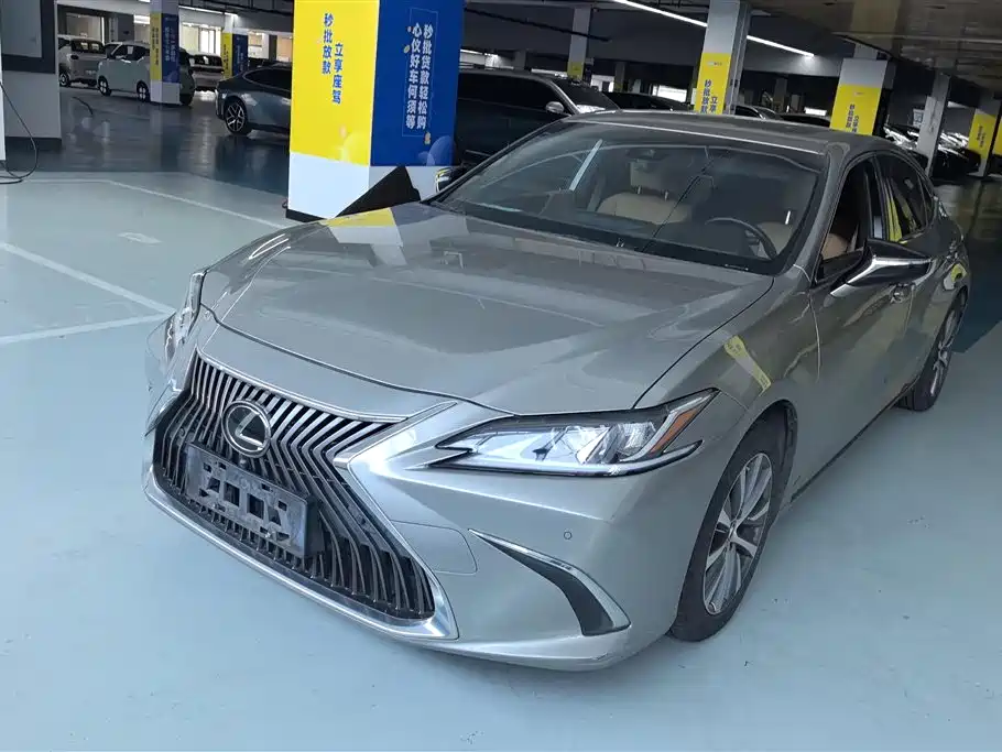 Купить Lexus ES