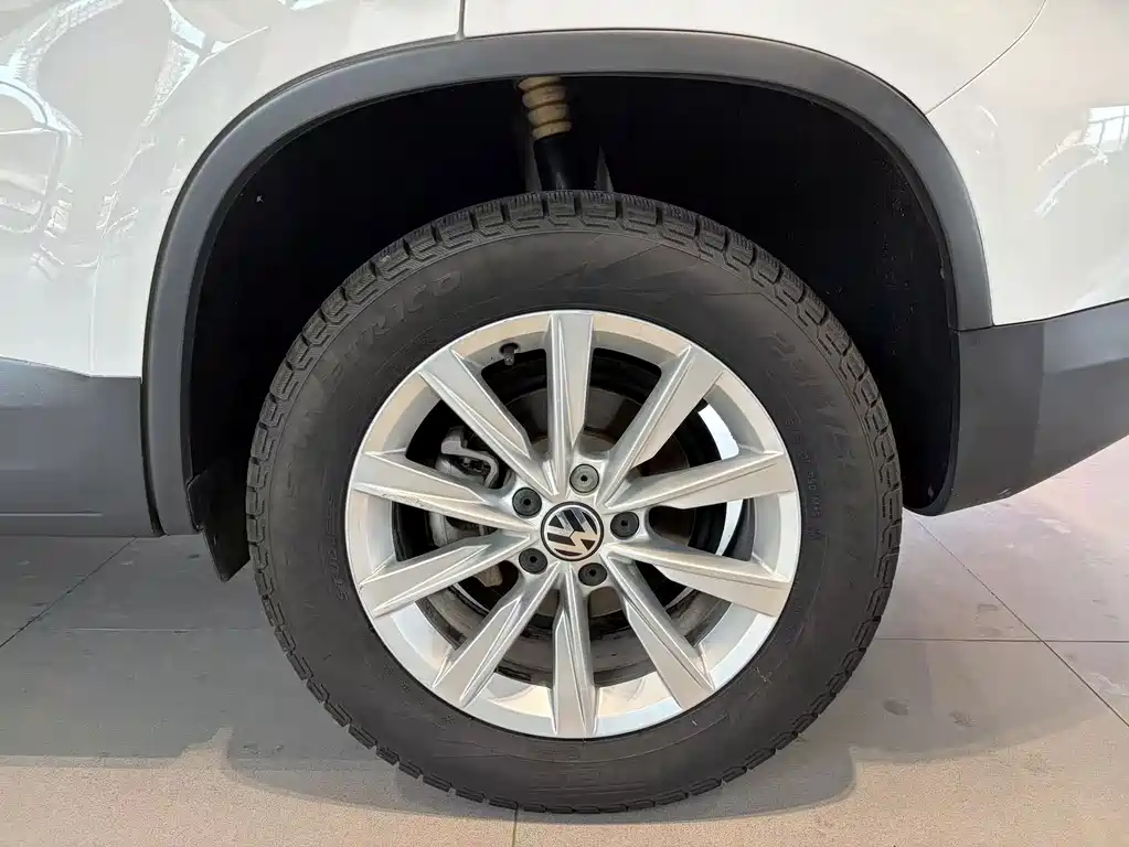 Volkswagen Tiguan — миниатюра 16