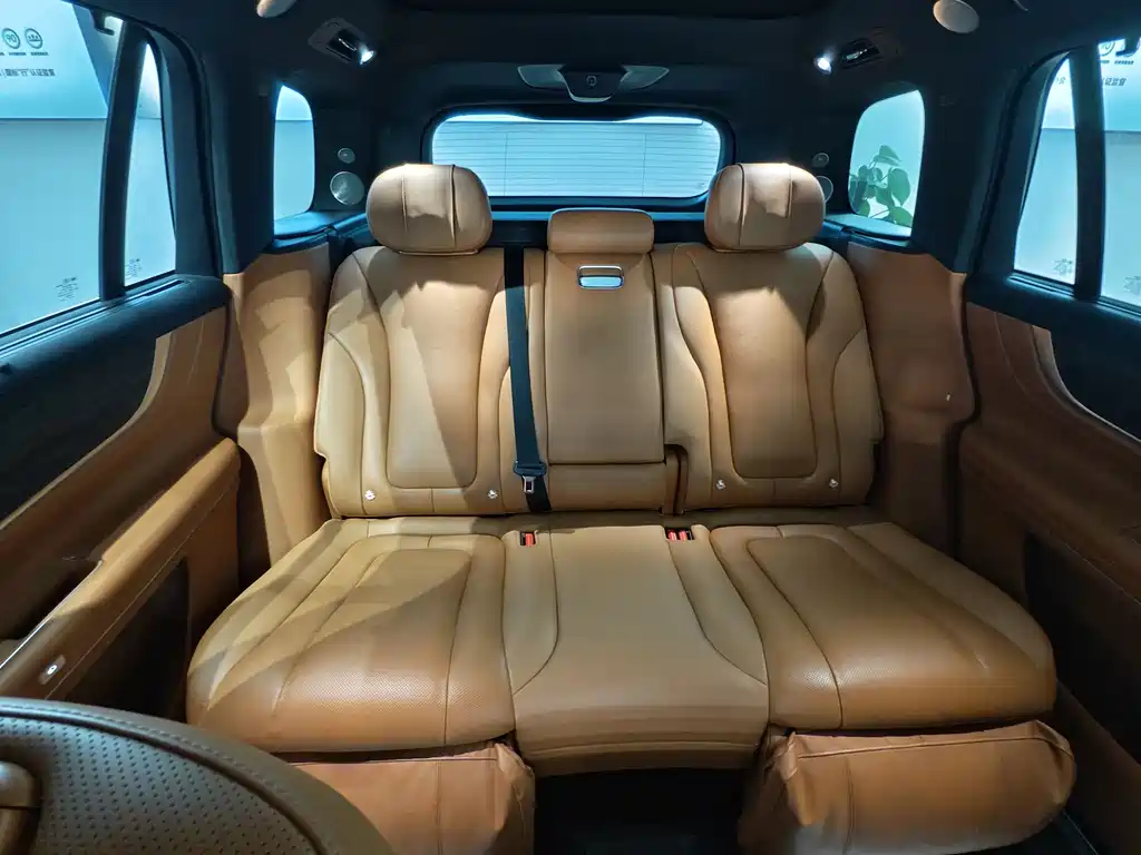 AITO ASK THE WORLD M9