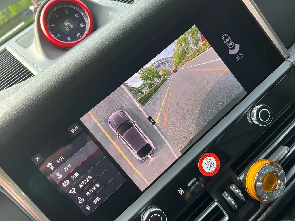 Porsche Macan — миниатюра 6