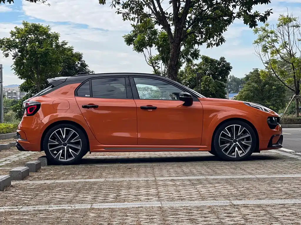 LYNK & CO. 02 HATCHBACK