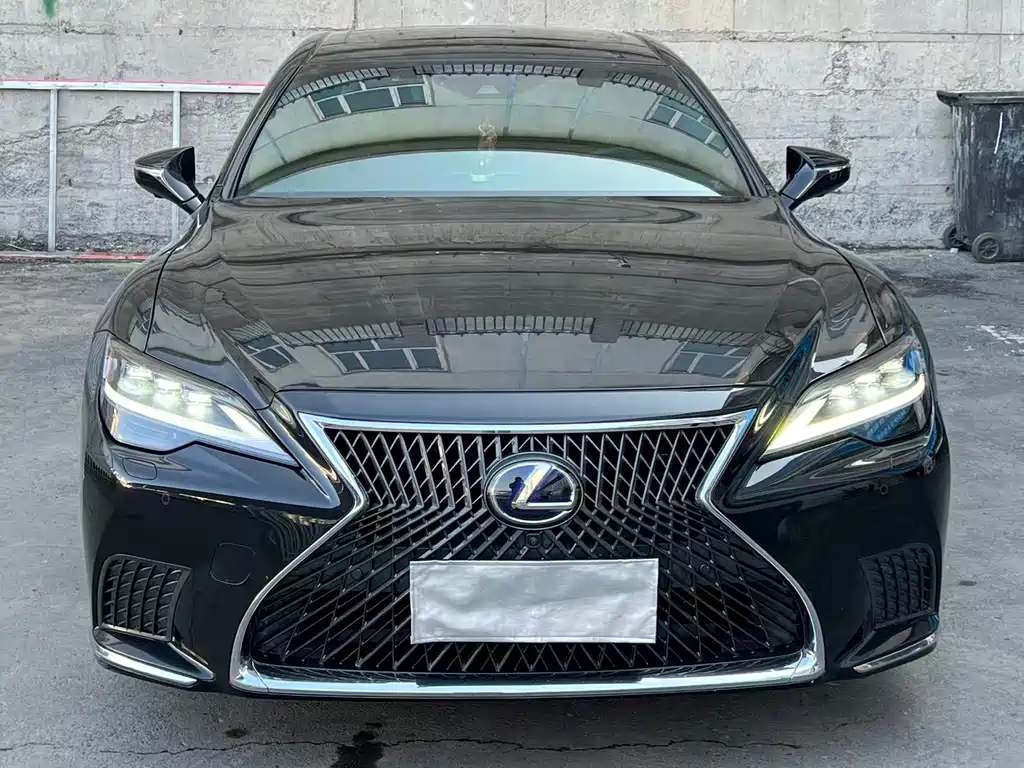 Lexus LS 2023