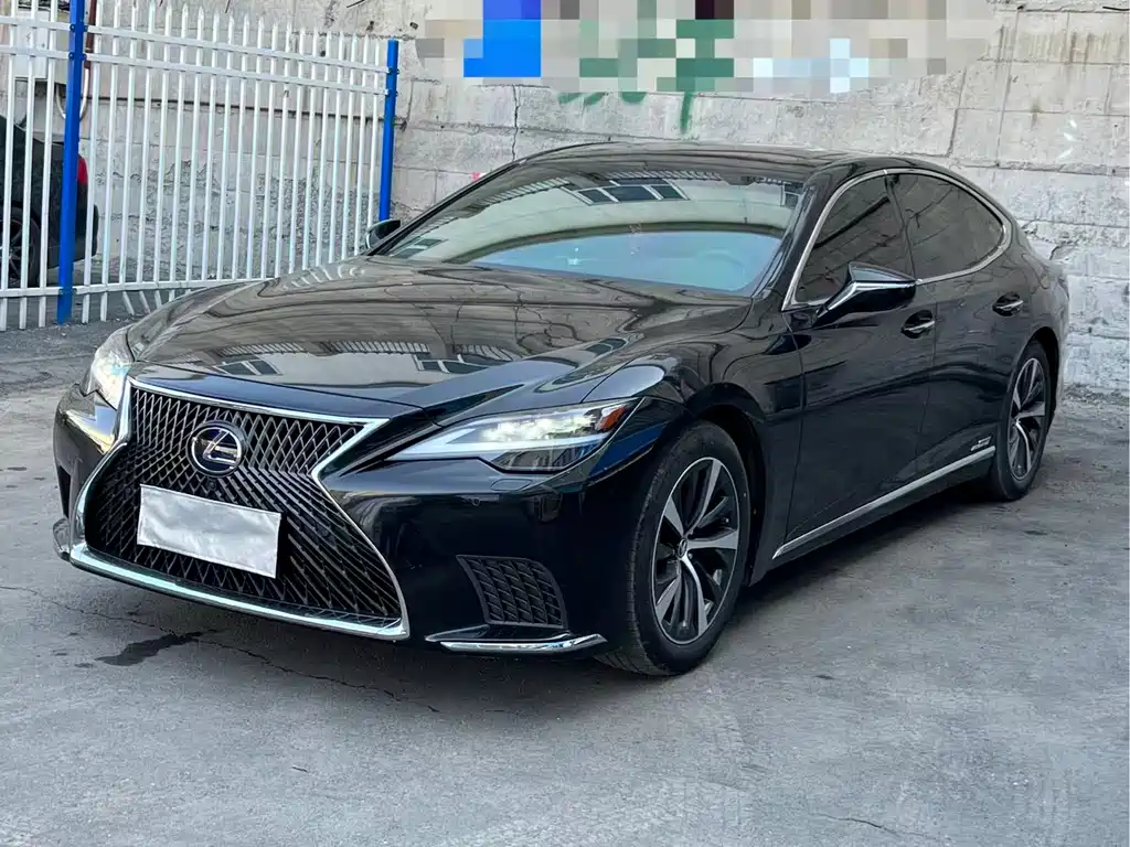 Lexus LS 2023 500h