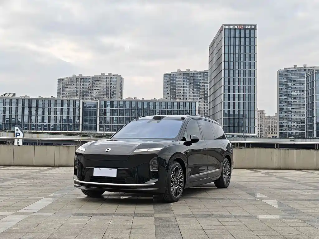 NIO ES8
