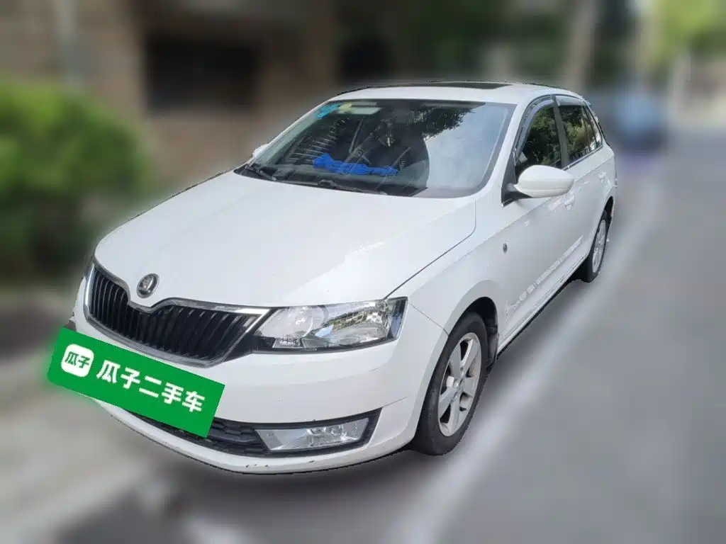 Skoda Rapid Spaceback — миниатюра 2