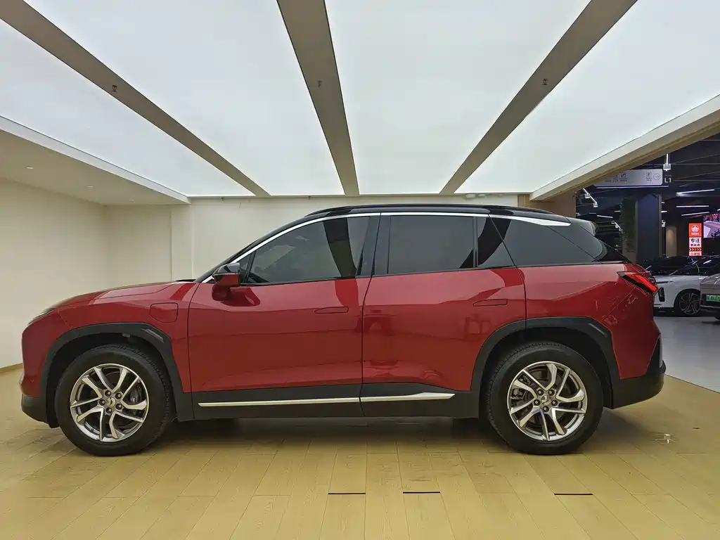 NIO ES6 — миниатюра 8