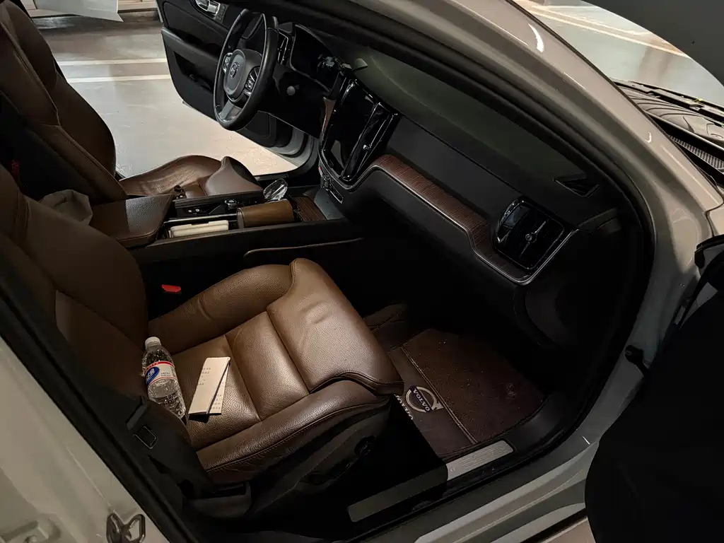 Volvo S60 — миниатюра 10