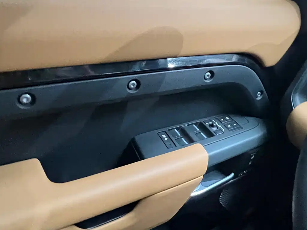 Land Rover Defender — миниатюра 15