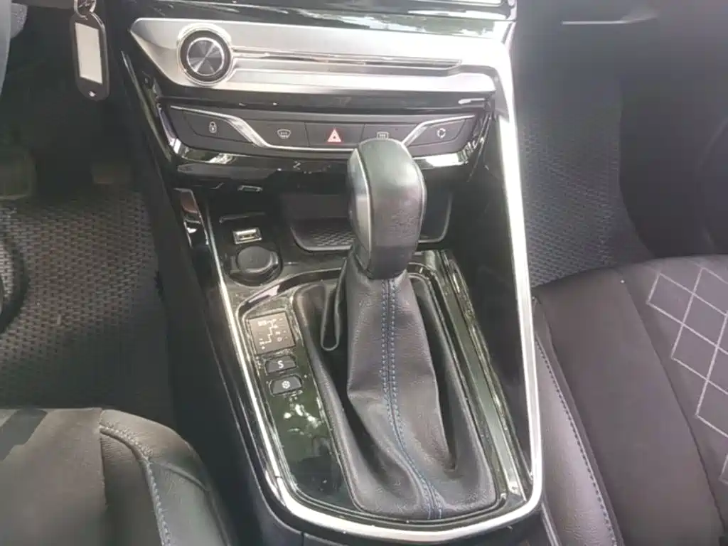 Peugeot 308 — миниатюра 14