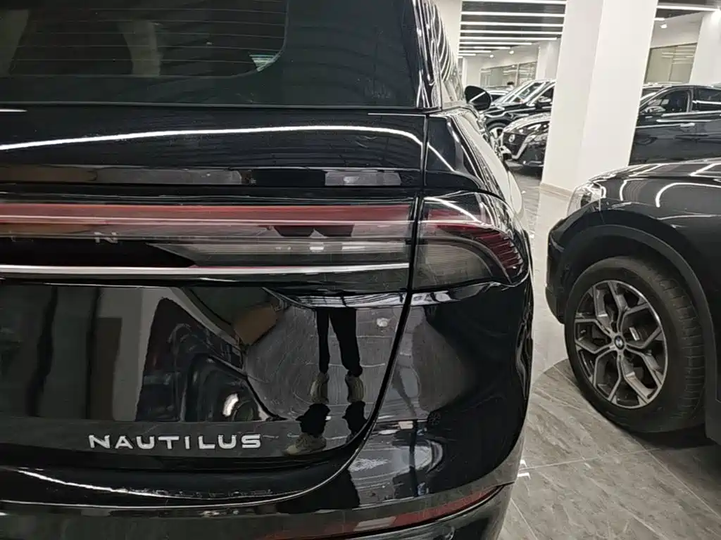 Lincoln Nautilus — миниатюра 8