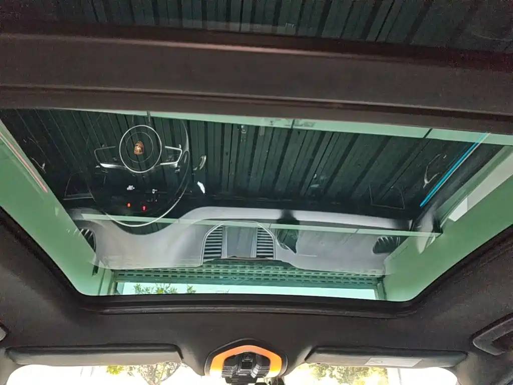 Porsche Macan — миниатюра 18