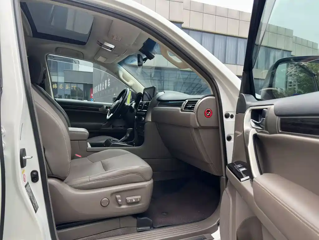 Lexus GX — миниатюра 10