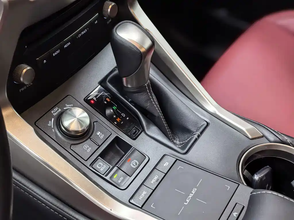Lexus NX — миниатюра 17