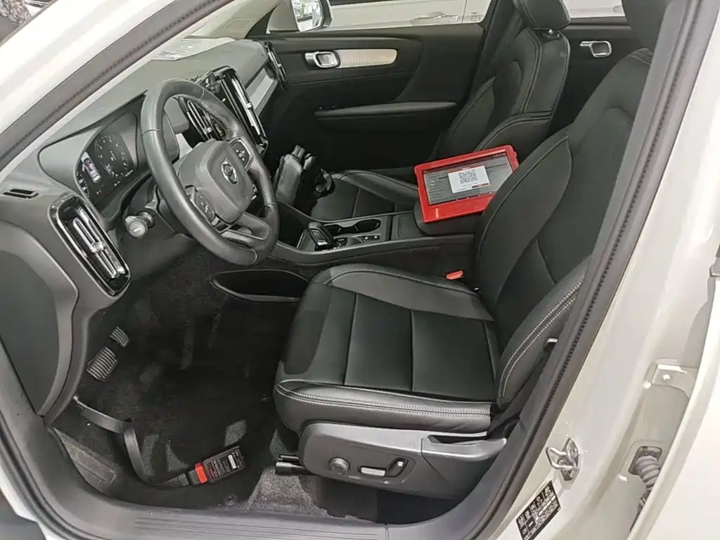 Volvo XC40 — миниатюра 15