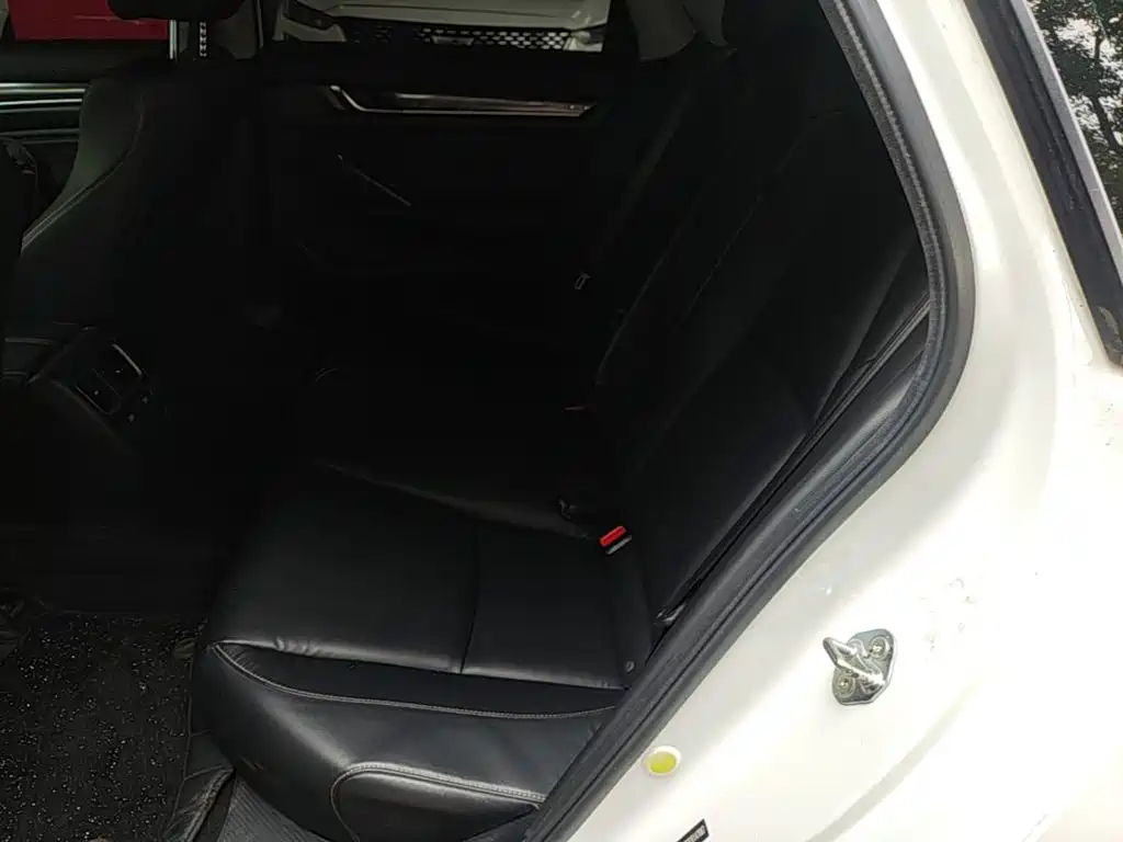 Honda Accord — миниатюра 17
