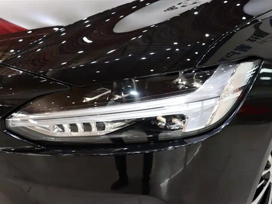 VOLVO S90 PLUG IN HYBRID