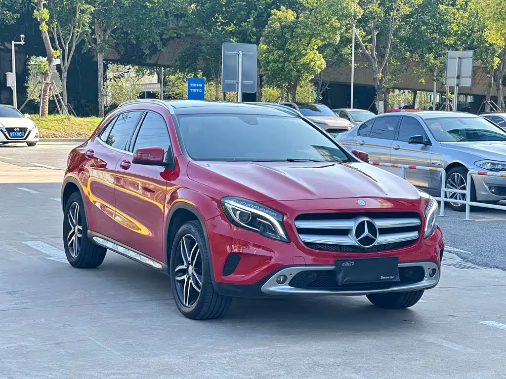 Mercedes-Benz GLA 2016 GLA 200 Fashion