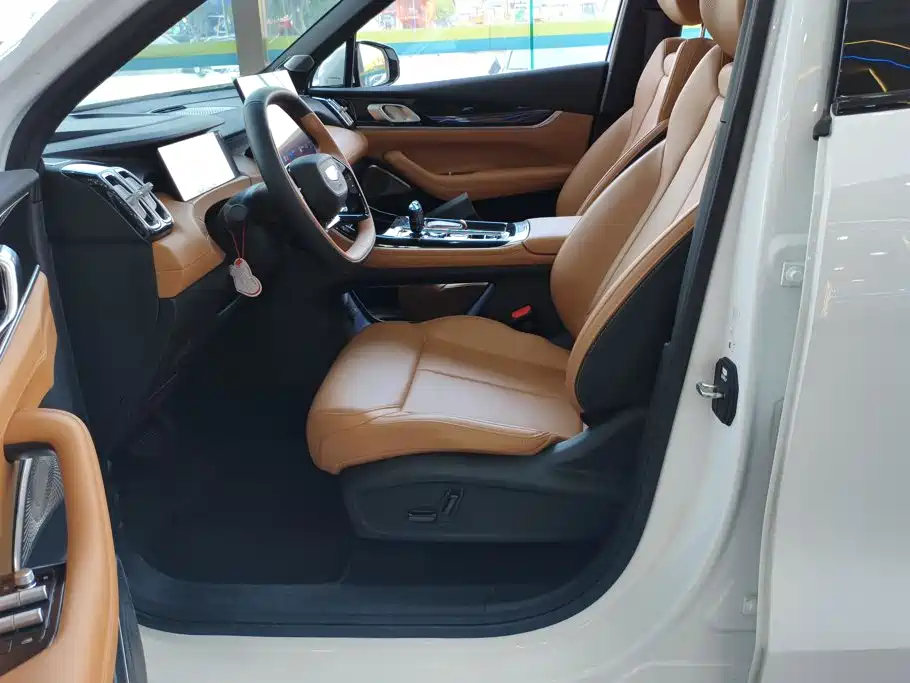 Geely Boyue L — миниатюра 9