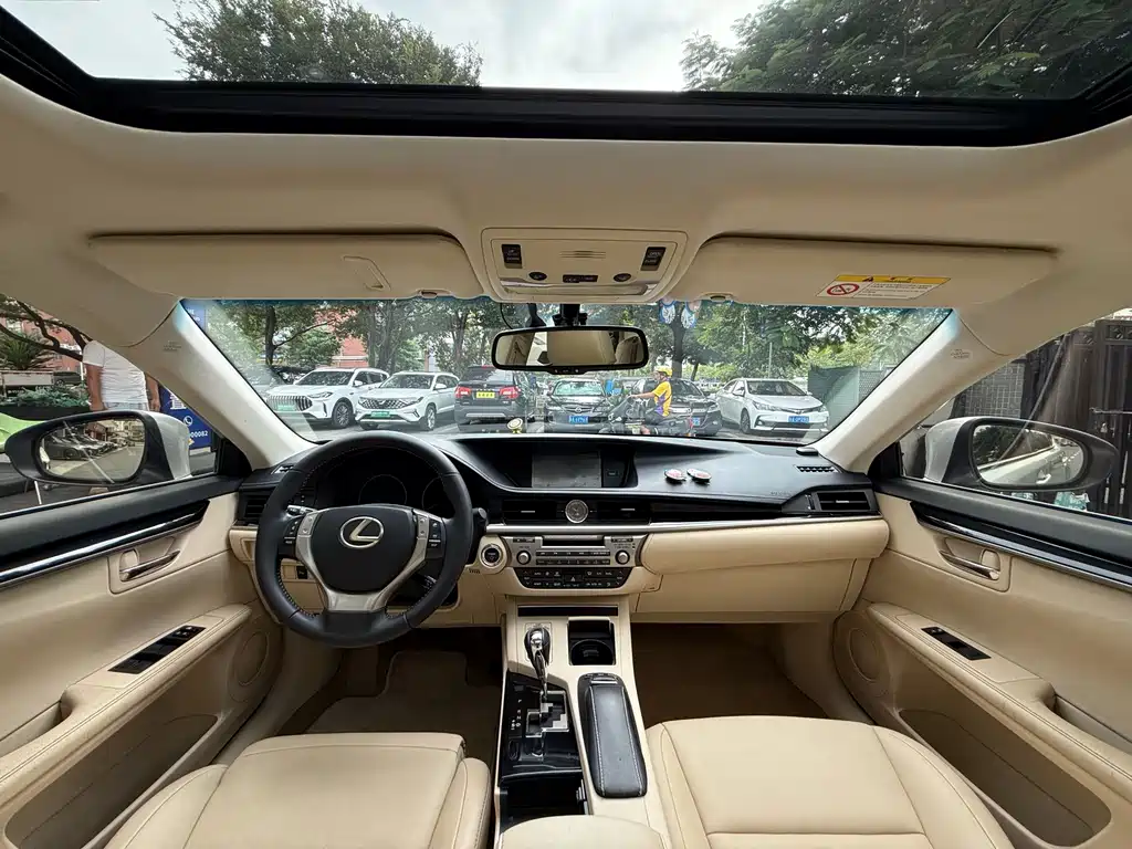 Lexus ES — миниатюра 15