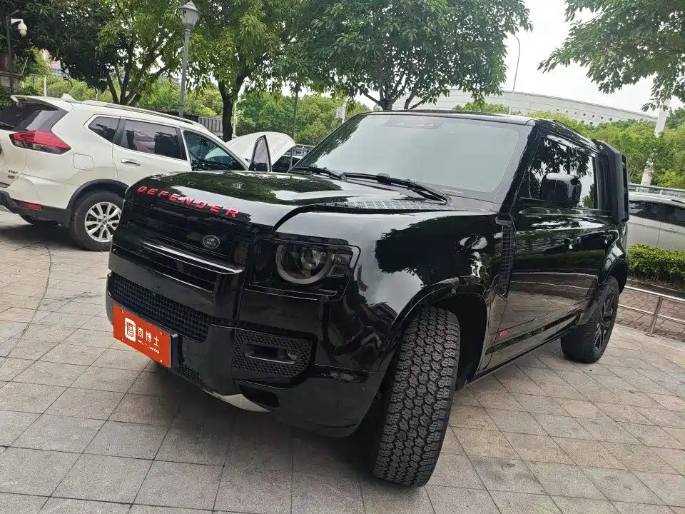 Land Rover Defender 2023