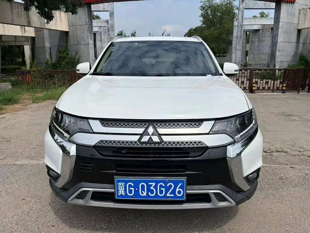 Mitsubishi Outlander — миниатюра 2