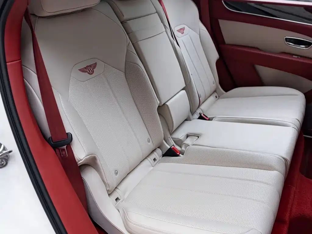 Bentley Bentayga — миниатюра 9