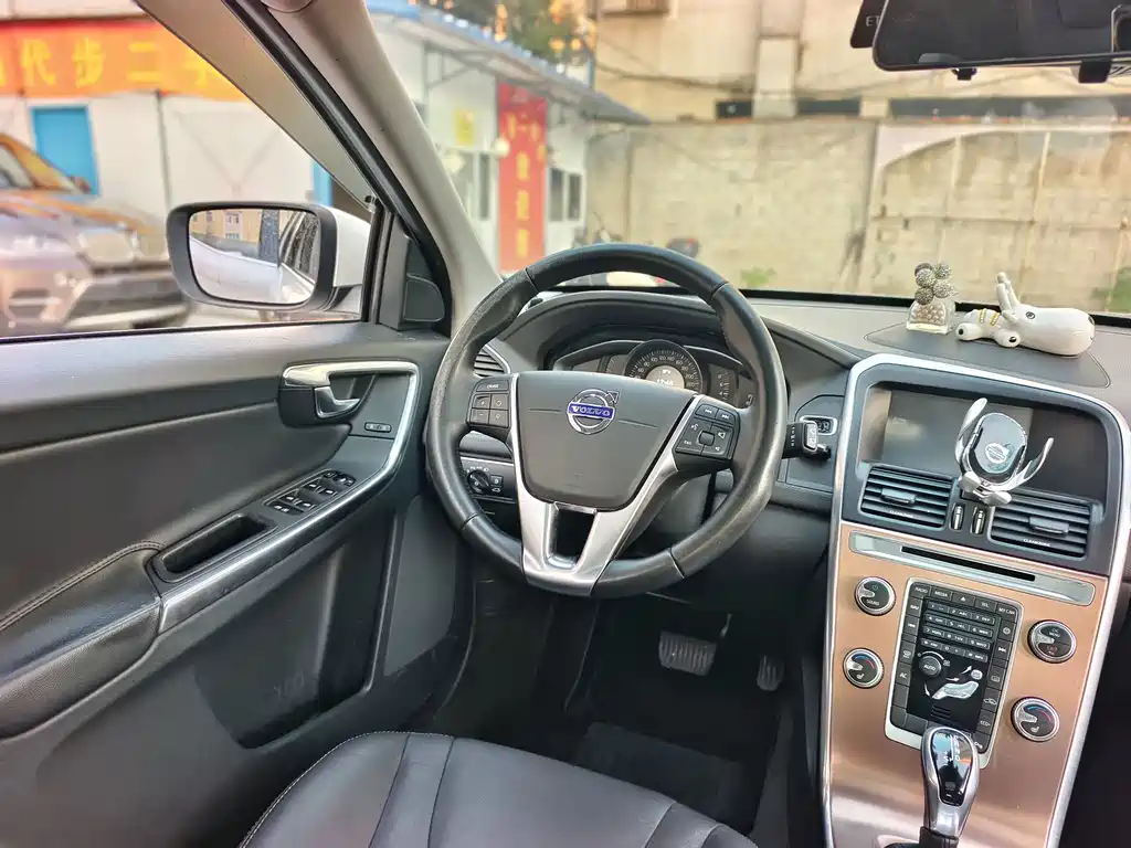 Volvo XC60 — миниатюра 7
