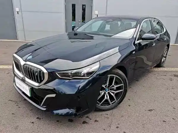 宝马i5 2025款 eDrive 35L M运动套装 2025