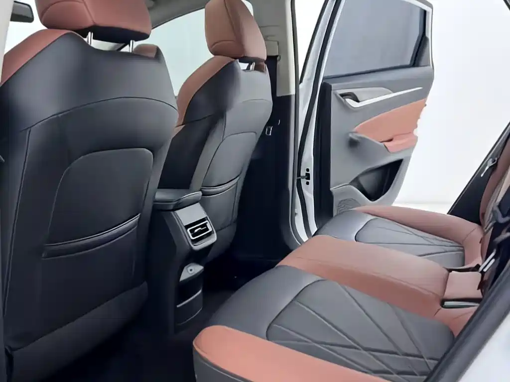 Changan Eado — миниатюра 9