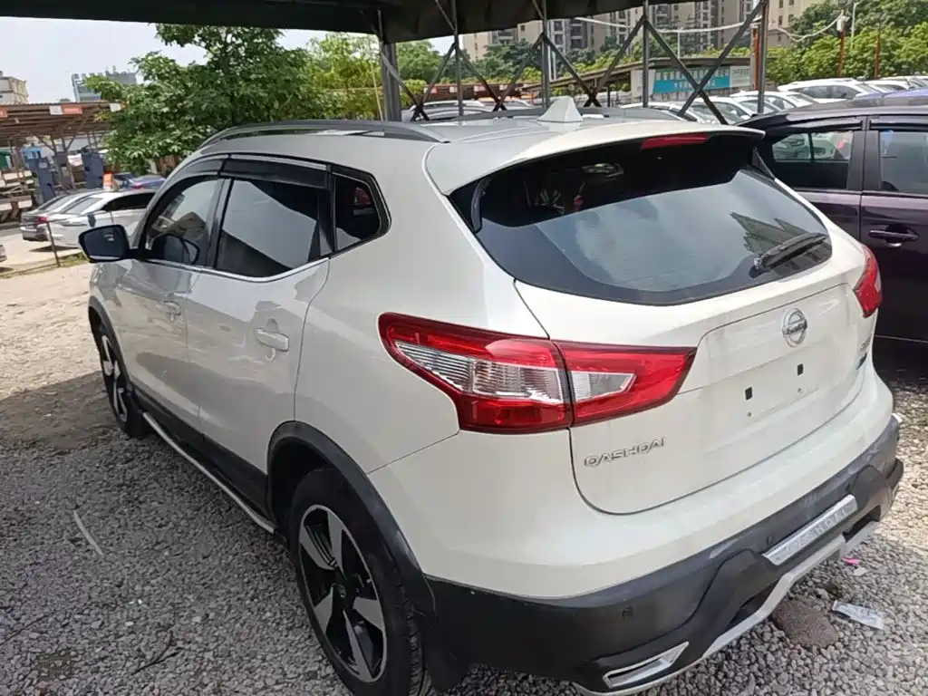 Nissan Qashqai — миниатюра 5