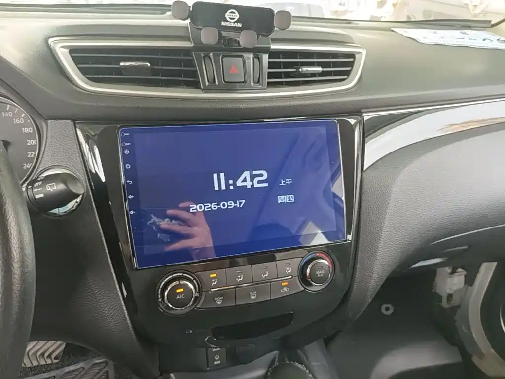 Nissan Qashqai — миниатюра 13