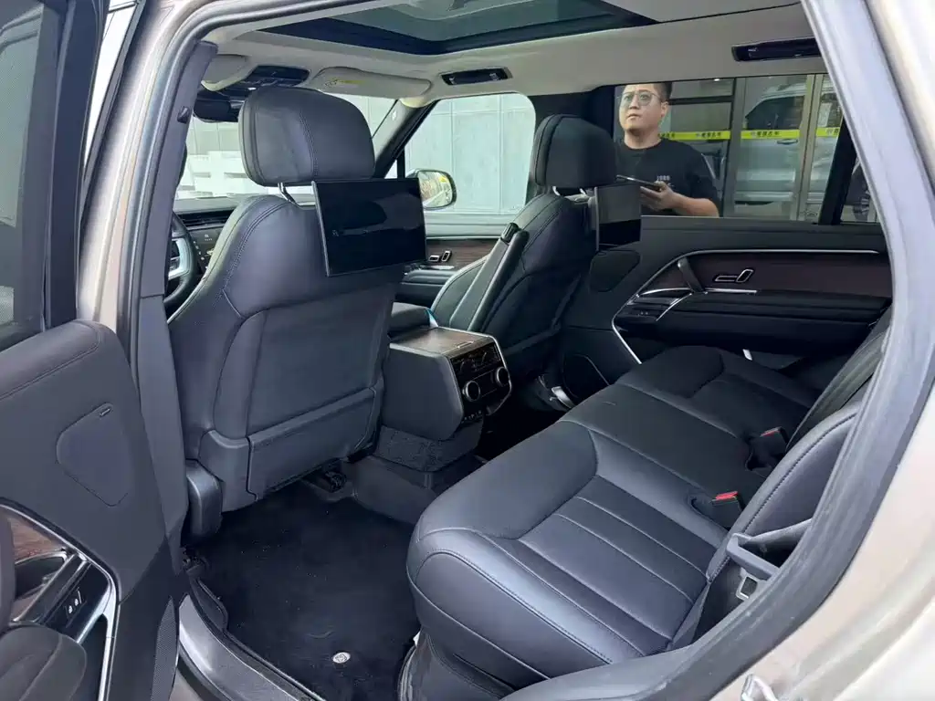 Land Rover Range Rover — миниатюра 4
