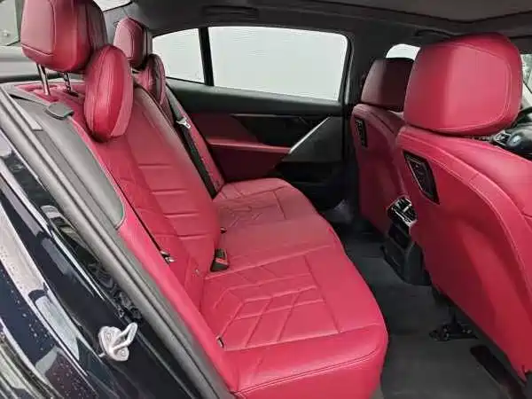 BMW i5 — миниатюра 9