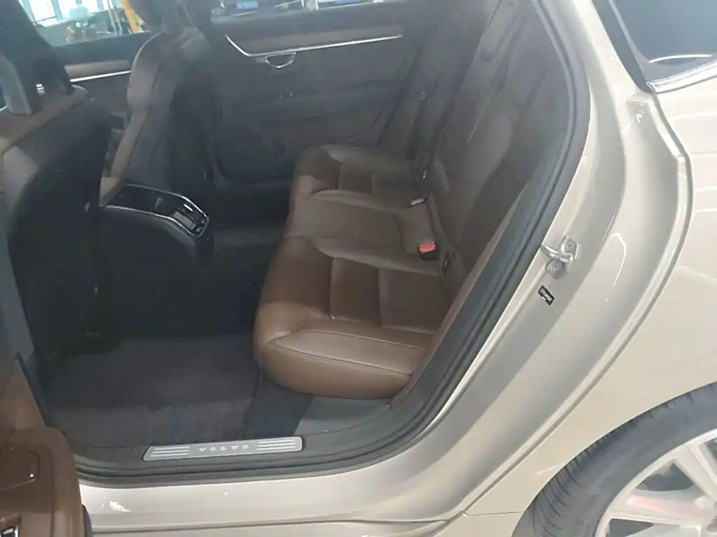 Volvo S90 — миниатюра 17