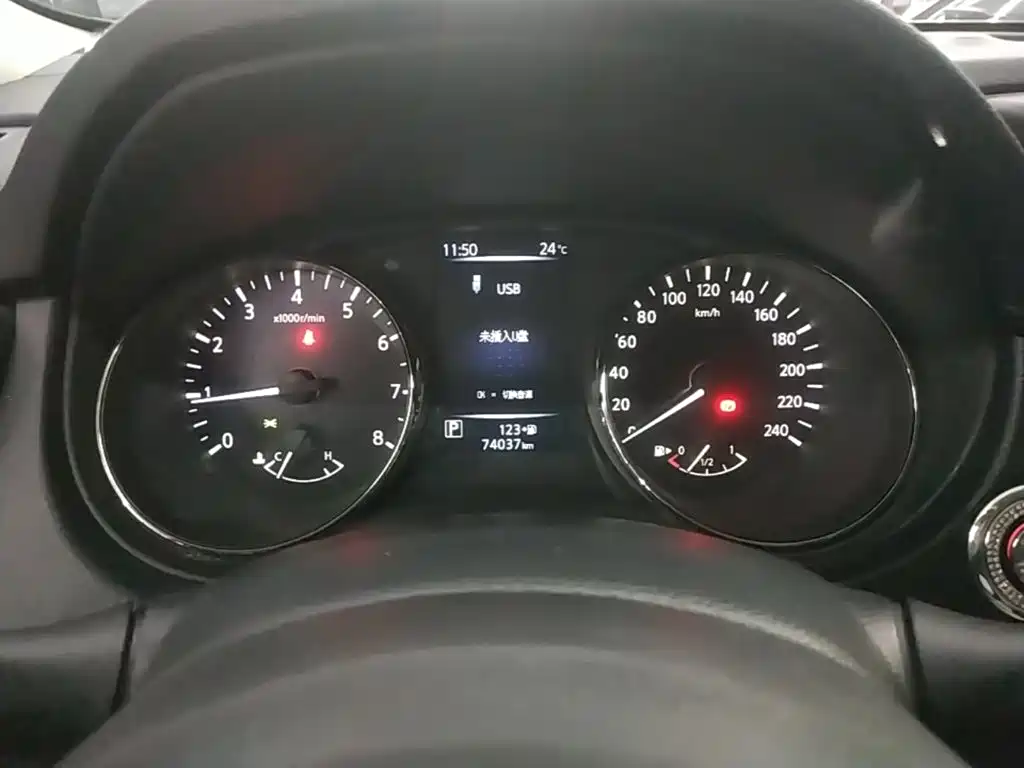 Nissan X-Trail — миниатюра 12