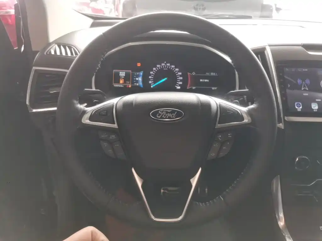 Ford Edge — миниатюра 11