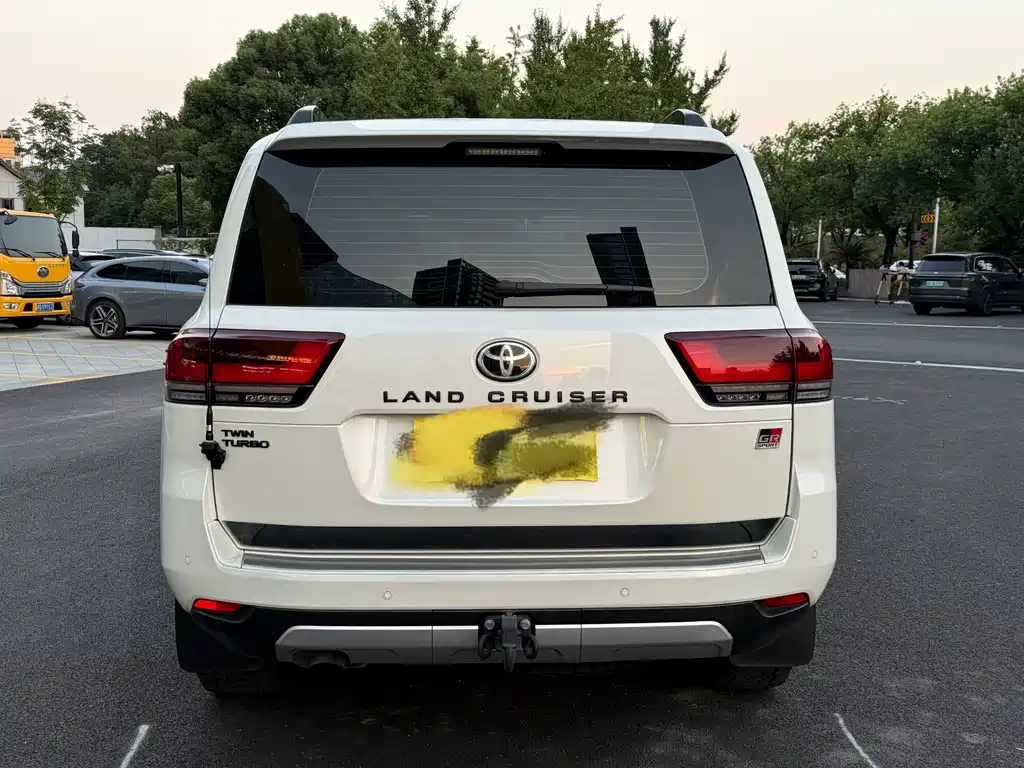 Toyota Land Cruiser — миниатюра 3