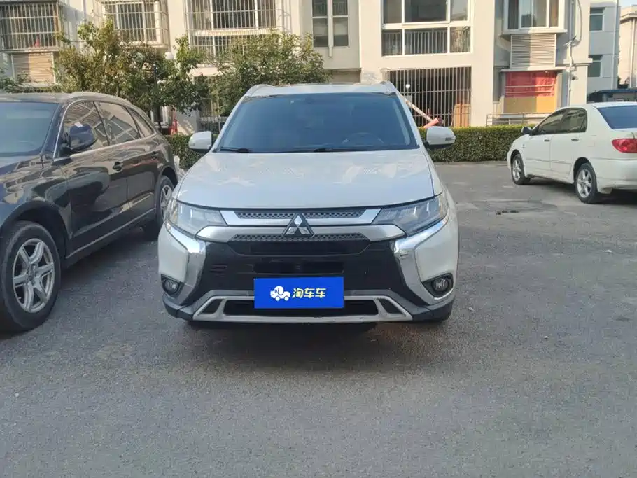 Mitsubishi Outlander — миниатюра 2