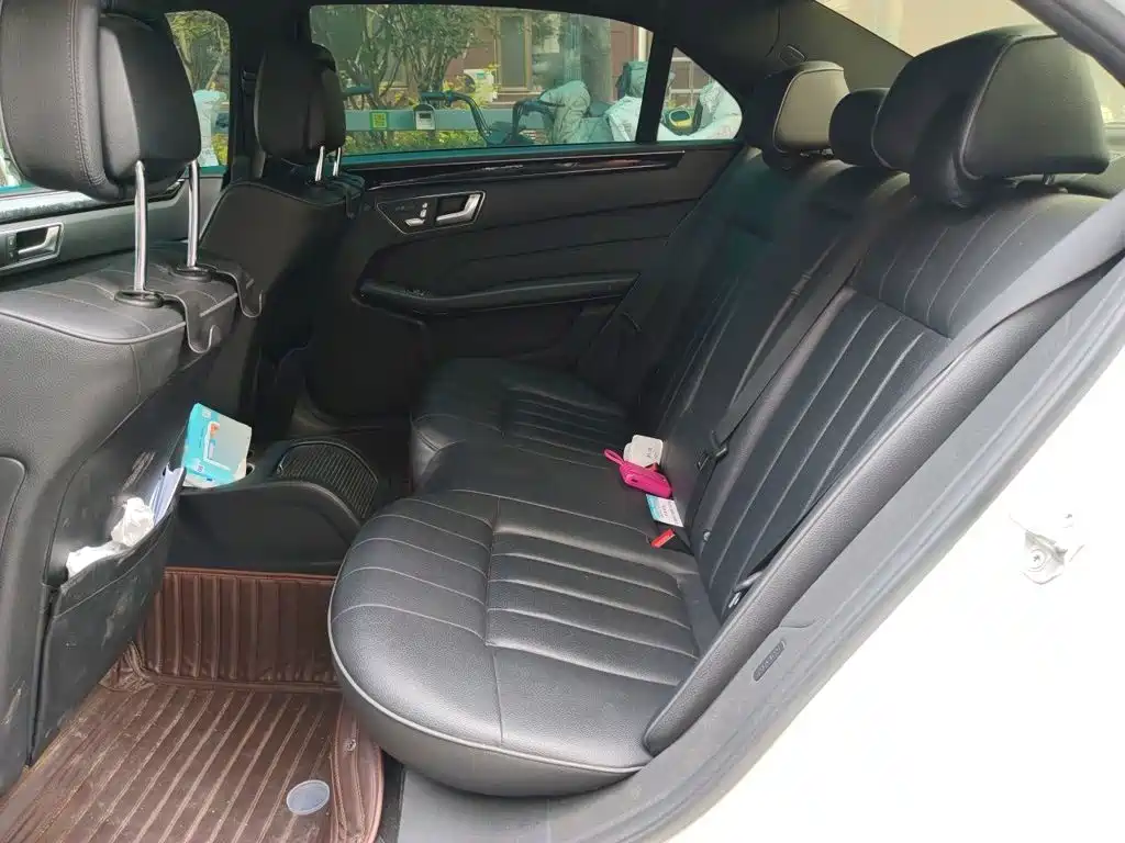 Mercedes-Benz E-Class — миниатюра 13