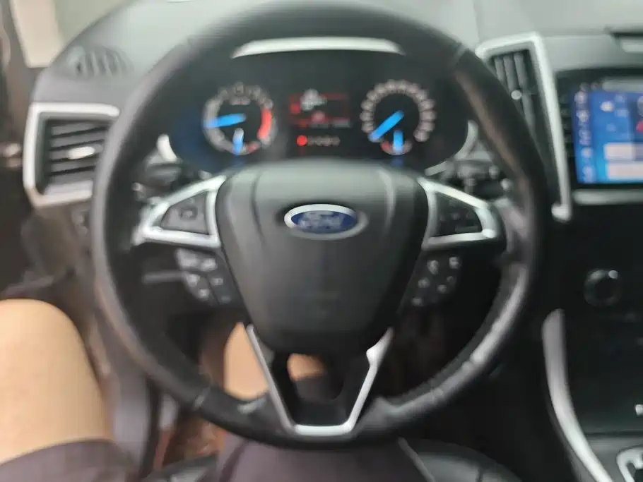 Ford Edge — миниатюра 15