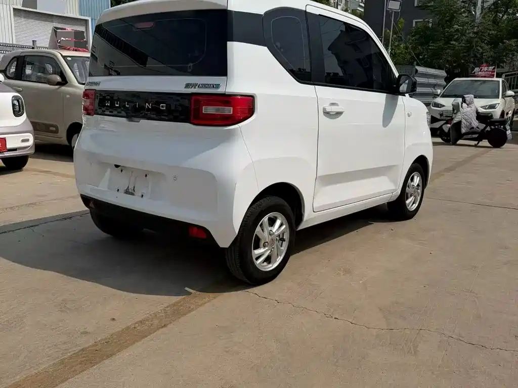 Wuling MINIEV — миниатюра 5
