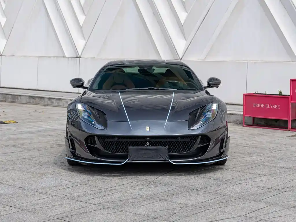 Ferrari 812 — миниатюра 2