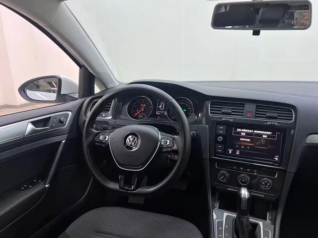 Volkswagen Golf — миниатюра 31
