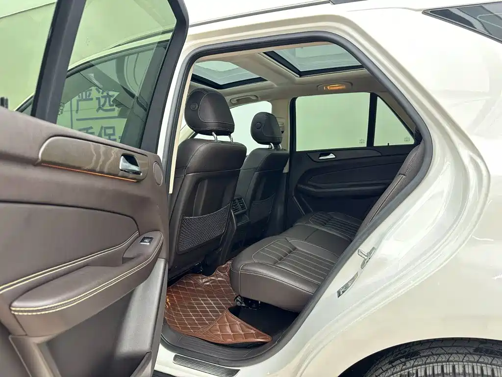 Mercedes-Benz GLE (Import) — миниатюра 21