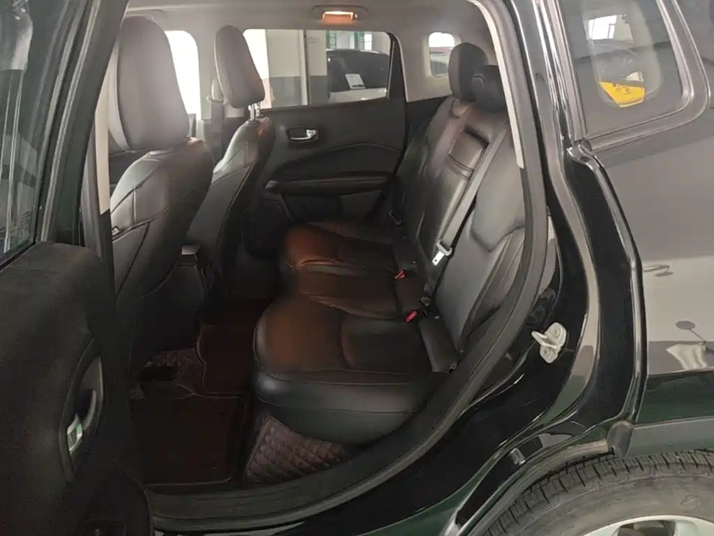 Jeep Compass — миниатюра 20