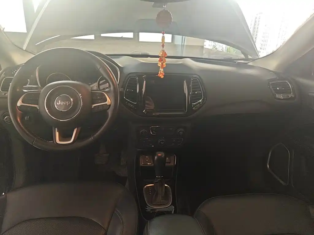 Jeep Compass — миниатюра 12