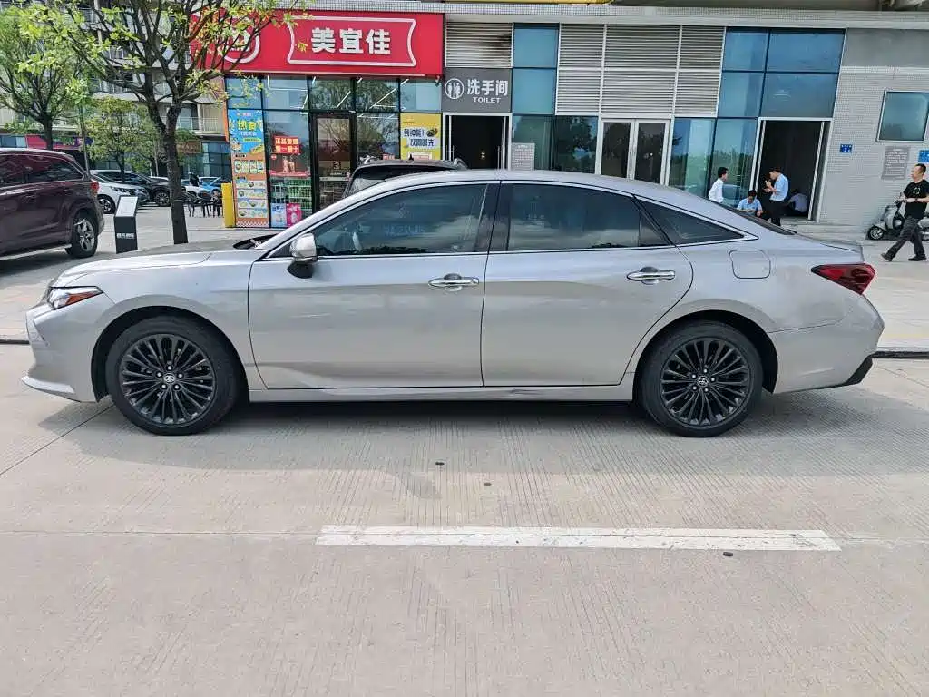 Toyota Avalon — миниатюра 3
