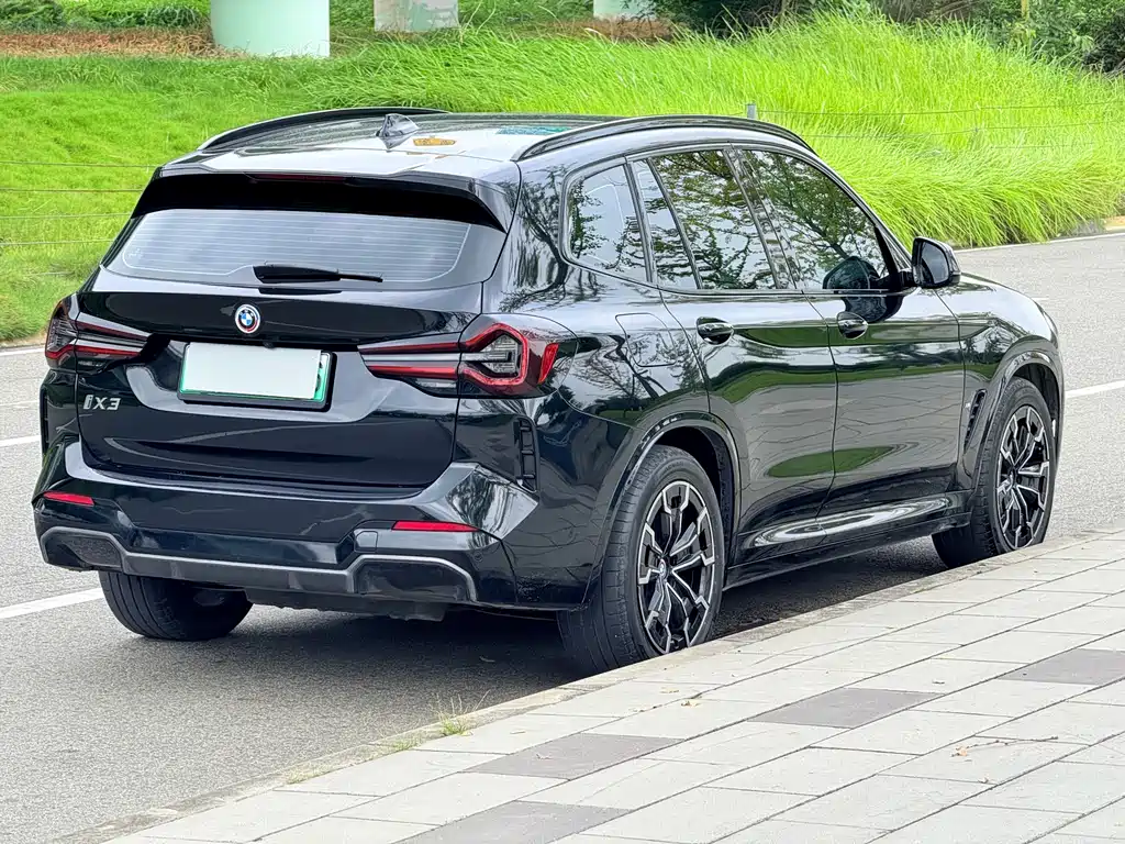 BMW iX3 — миниатюра 6