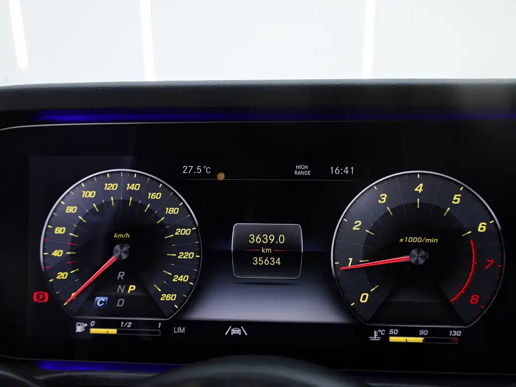 Mercedes-Benz G-Class — миниатюра 13